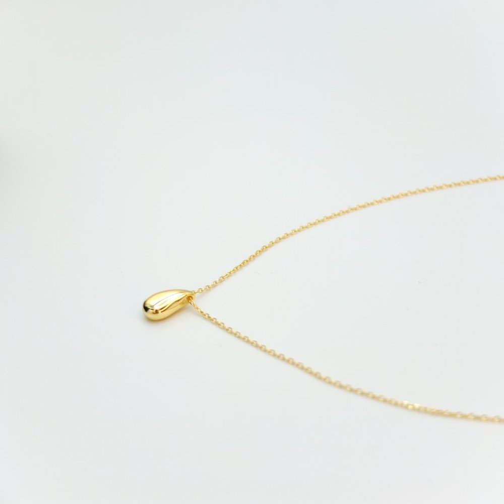 Cate 18K Gold Vermeil Water Droplet Necklace - Picture 6 of 9
